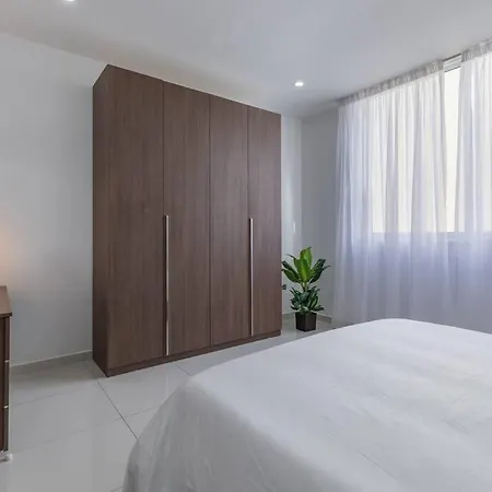 Sf Homes - Flat 3 A New, Modern & Spacious 2 Minutes Walk From The Centre *