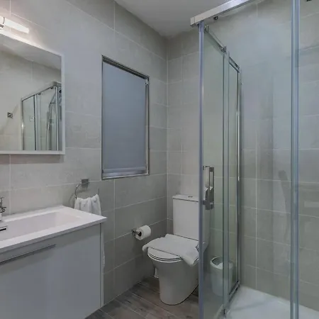 Sf Homes - Flat 3 A New, Modern & Spacious 2 Minutes Walk From The Centre