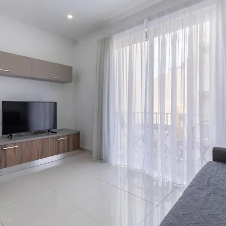 Sf Homes - Flat 3 A New, Modern & Spacious 2 Minutes Walk From The Centre 아파트 *