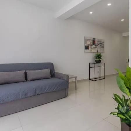 Sf Homes - Flat 3 A New, Modern & Spacious 2 Minutes Walk From The Centre Appartement